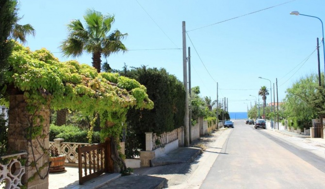 Villa Aida con piscina zona Gallipoli fino a 15 posti letto 50m dal mare