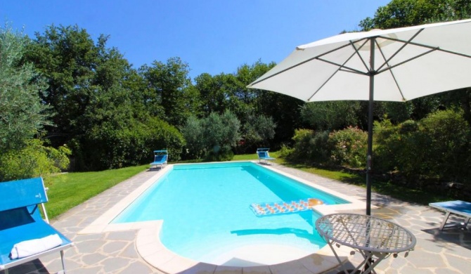 Torricella Villa Sleeps 4 Pool Air Con WiFi