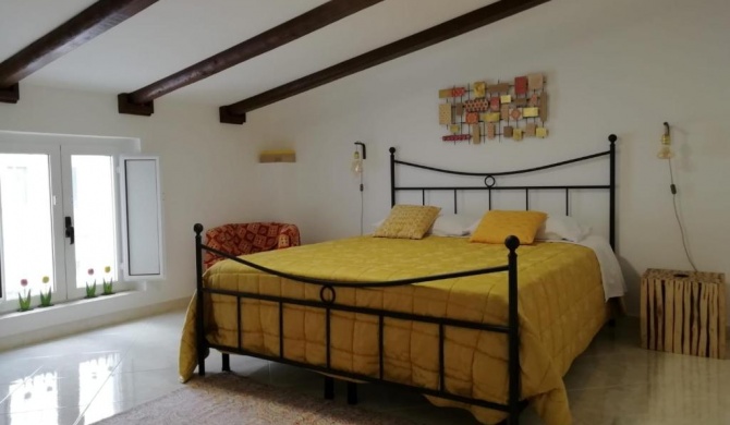 Antiche Mura Apartment "Cielo di Puglia" -2 matrimoniali, cucina,letto singolo e terrazzo