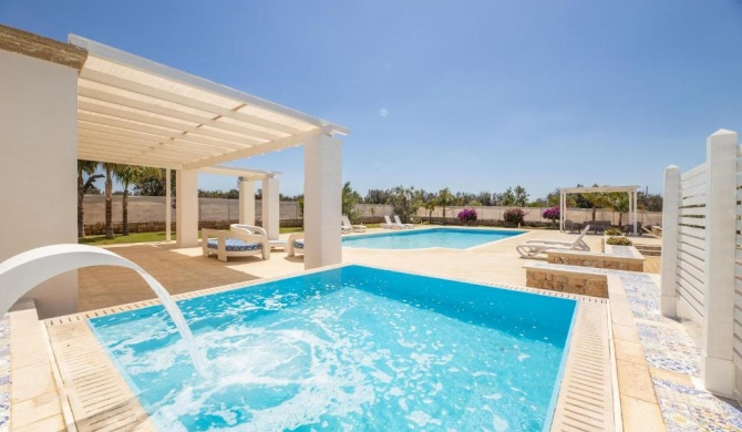 Malaspina luxury pool