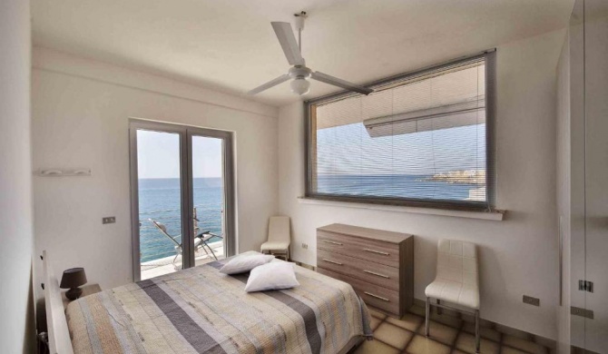 Apartment overlooking the sea with a view of old Gallipoli and the whole bay