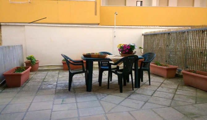 2 bedrooms appartement with sea view shared pool and enclosed garden at Gallipoli