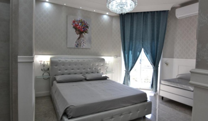 SILVER SUITE